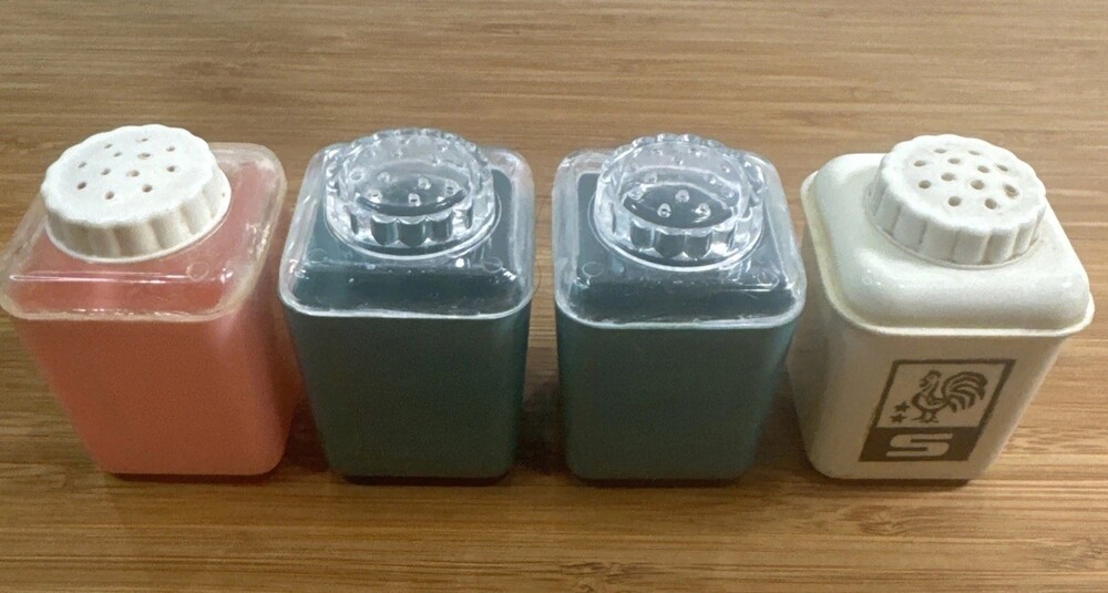 Vintage Set Of 4 Sterilite Salt & Pepper Shaker Fitchburg Mass USAMid Century